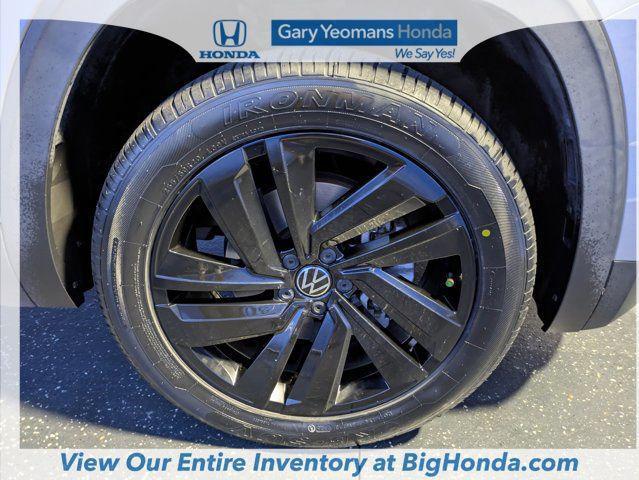 used 2022 Volkswagen Atlas Cross Sport car, priced at $20,999