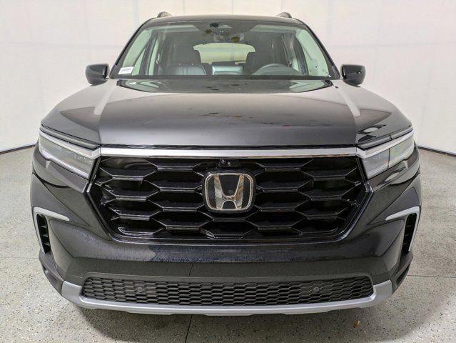 new 2025 Honda Pilot car, priced at $54,530