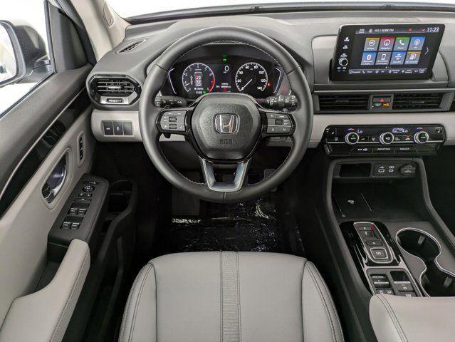 new 2025 Honda Pilot car, priced at $52,087