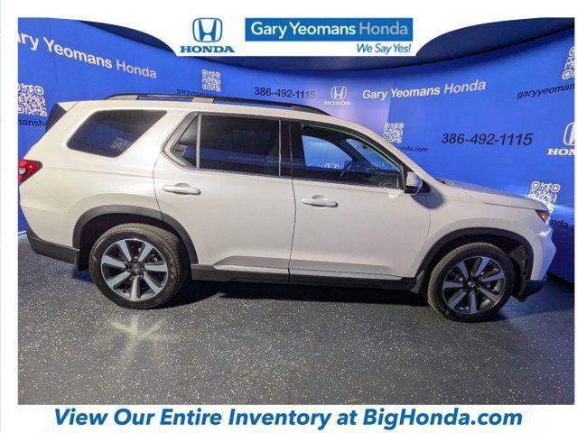 new 2025 Honda Pilot car, priced at $51,235