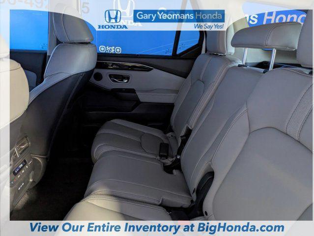 new 2025 Honda Pilot car, priced at $51,235