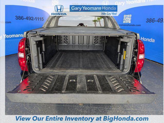 used 2009 Chevrolet Avalanche car, priced at $19,500