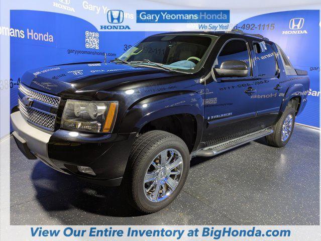used 2009 Chevrolet Avalanche car, priced at $19,500