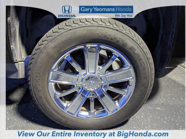 used 2009 Chevrolet Avalanche car, priced at $19,500