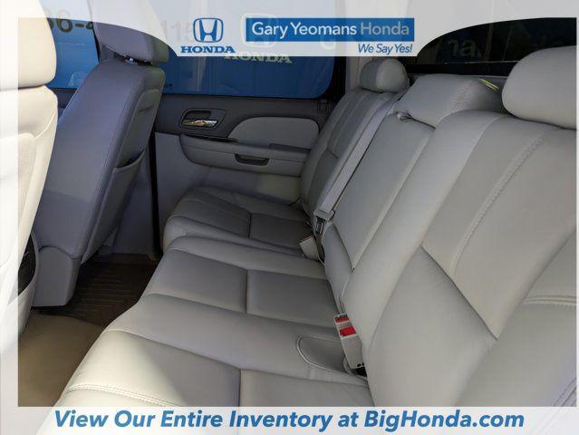 used 2009 Chevrolet Avalanche car, priced at $19,500