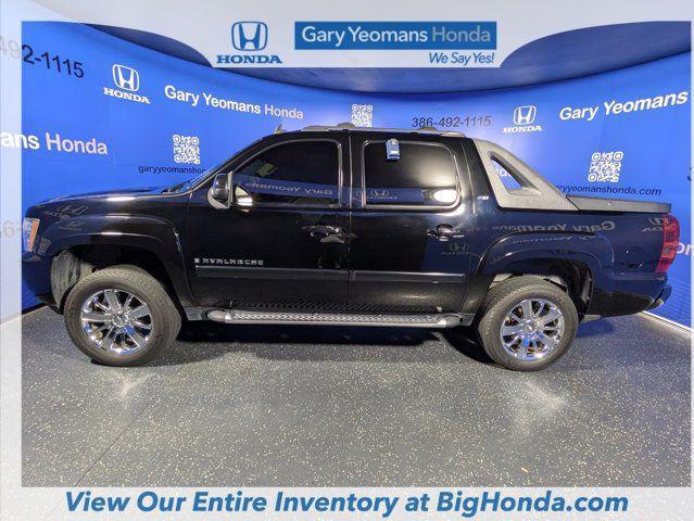 used 2009 Chevrolet Avalanche car, priced at $19,500