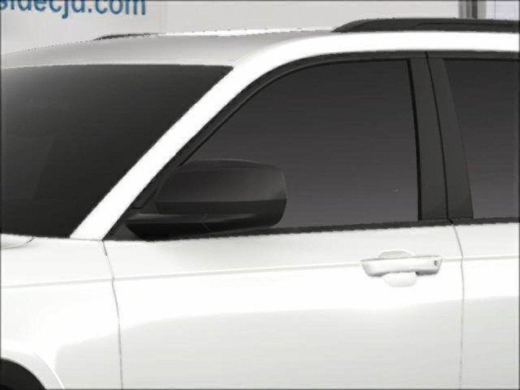 new 2025 Jeep Grand Cherokee car, priced at $47,780