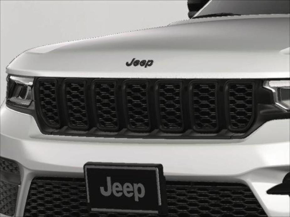 new 2025 Jeep Grand Cherokee car, priced at $48,005