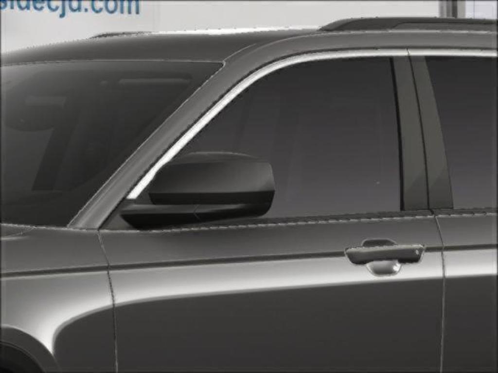 new 2025 Jeep Grand Cherokee car, priced at $42,800