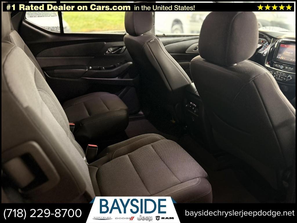 used 2022 Chevrolet Traverse car, priced at $27,888
