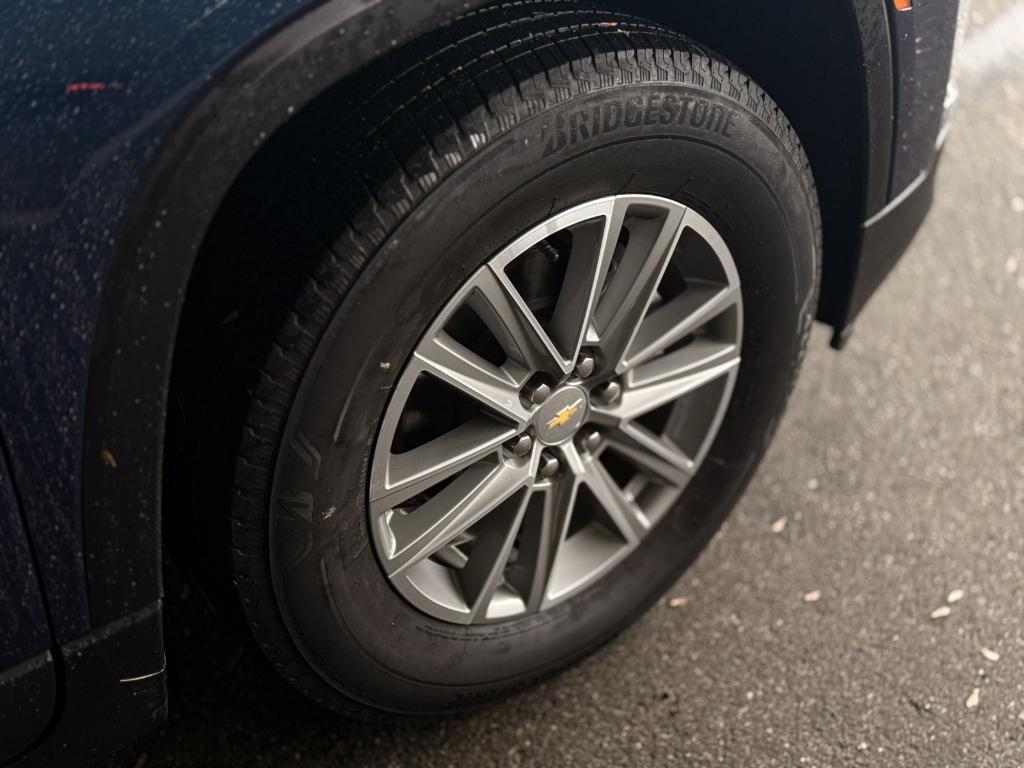 used 2022 Chevrolet Traverse car, priced at $28,988