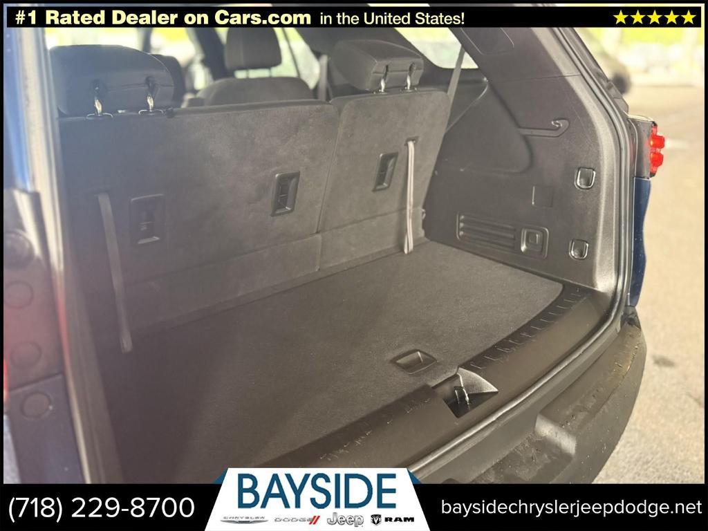 used 2022 Chevrolet Traverse car, priced at $27,888