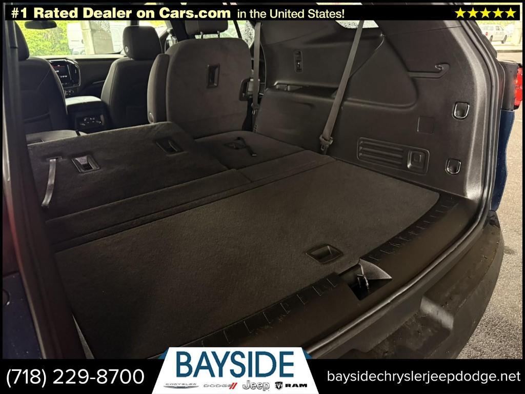 used 2022 Chevrolet Traverse car, priced at $27,888