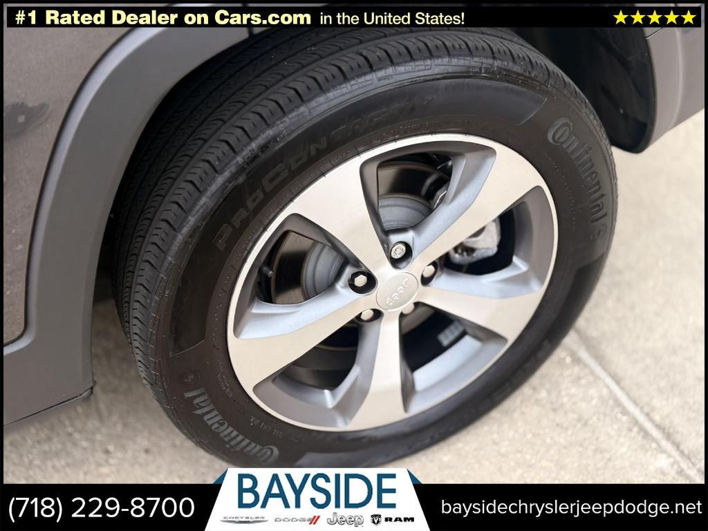 used 2022 Jeep Cherokee car, priced at $27,333