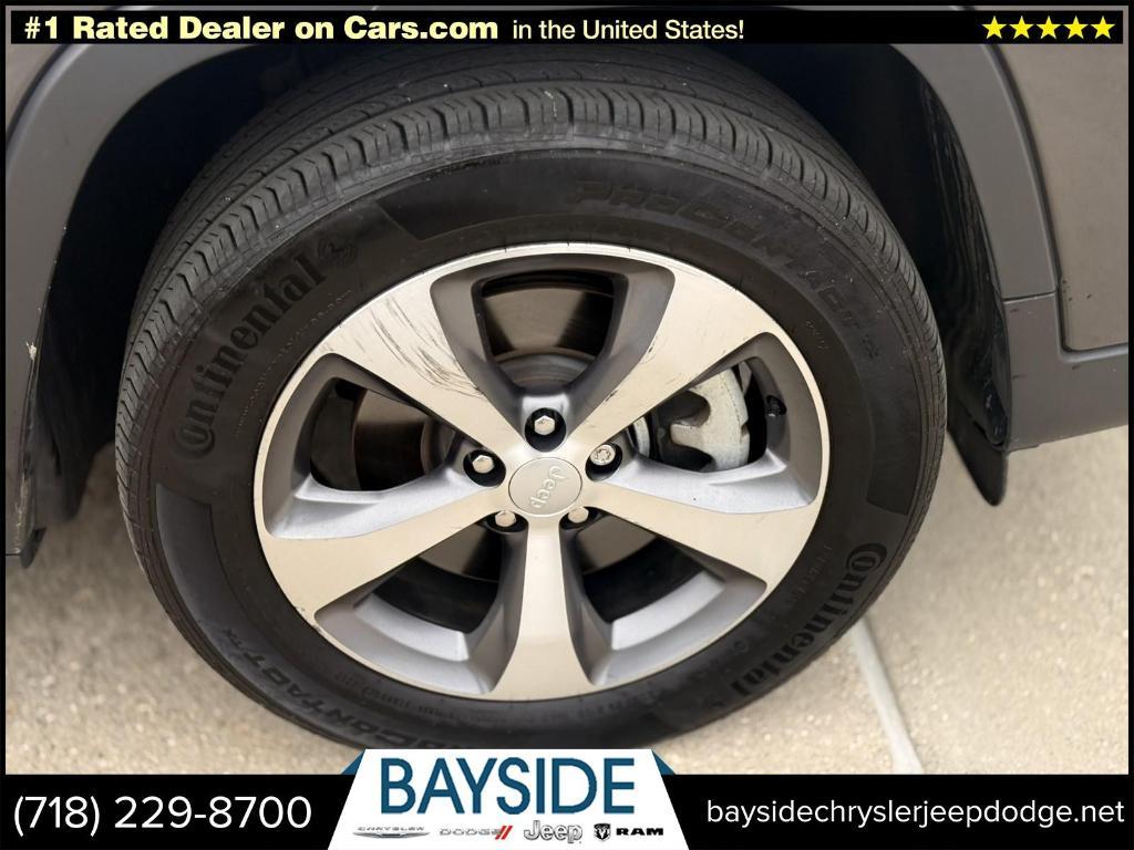 used 2022 Jeep Cherokee car, priced at $27,333