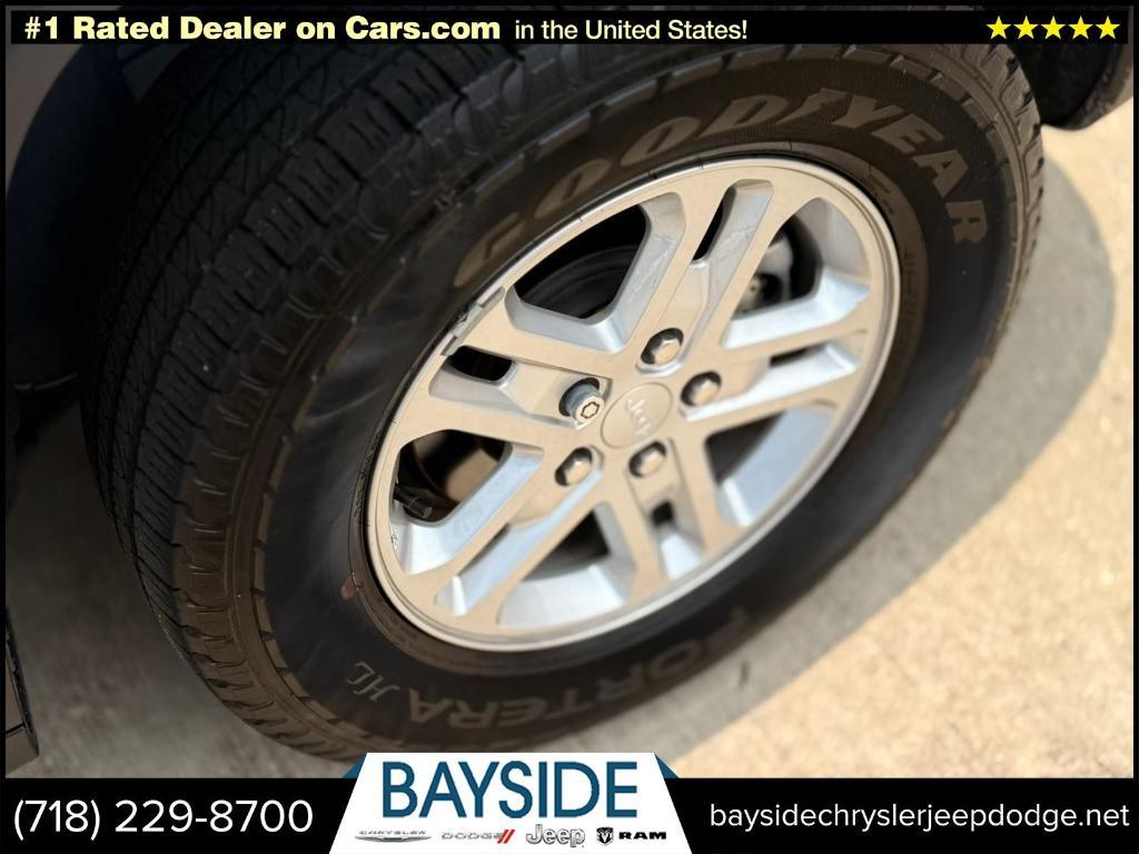 used 2022 Jeep Grand Cherokee car, priced at $28,777