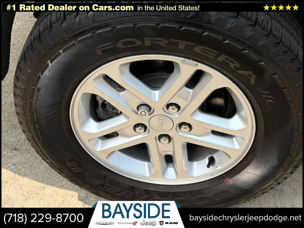 used 2022 Jeep Grand Cherokee car, priced at $28,777
