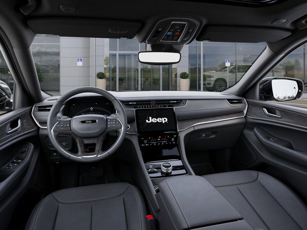 new 2025 Jeep Grand Cherokee car, priced at $50,010