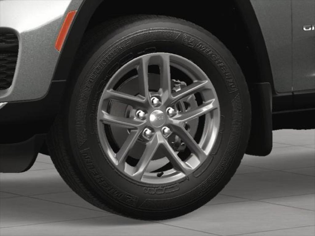 new 2025 Jeep Grand Cherokee car, priced at $42,800