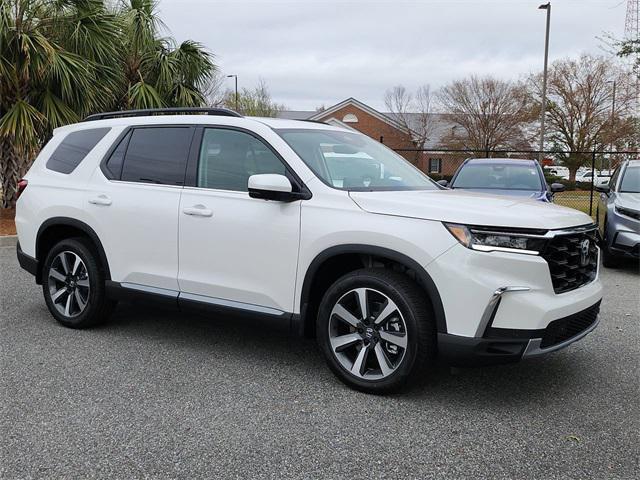 new 2025 Honda Pilot car, priced at $54,930