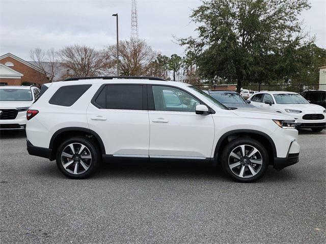 new 2025 Honda Pilot car, priced at $54,930