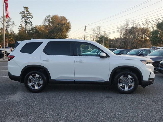 new 2025 Honda Pilot car, priced at $45,350