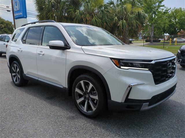 new 2025 Honda Pilot car, priced at $48,405