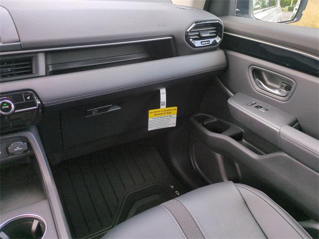 new 2025 Honda Pilot car, priced at $48,405