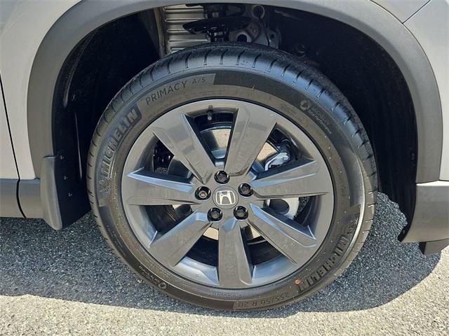 new 2025 Honda Pilot car, priced at $42,750