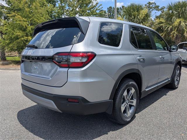 new 2025 Honda Pilot car, priced at $44,680