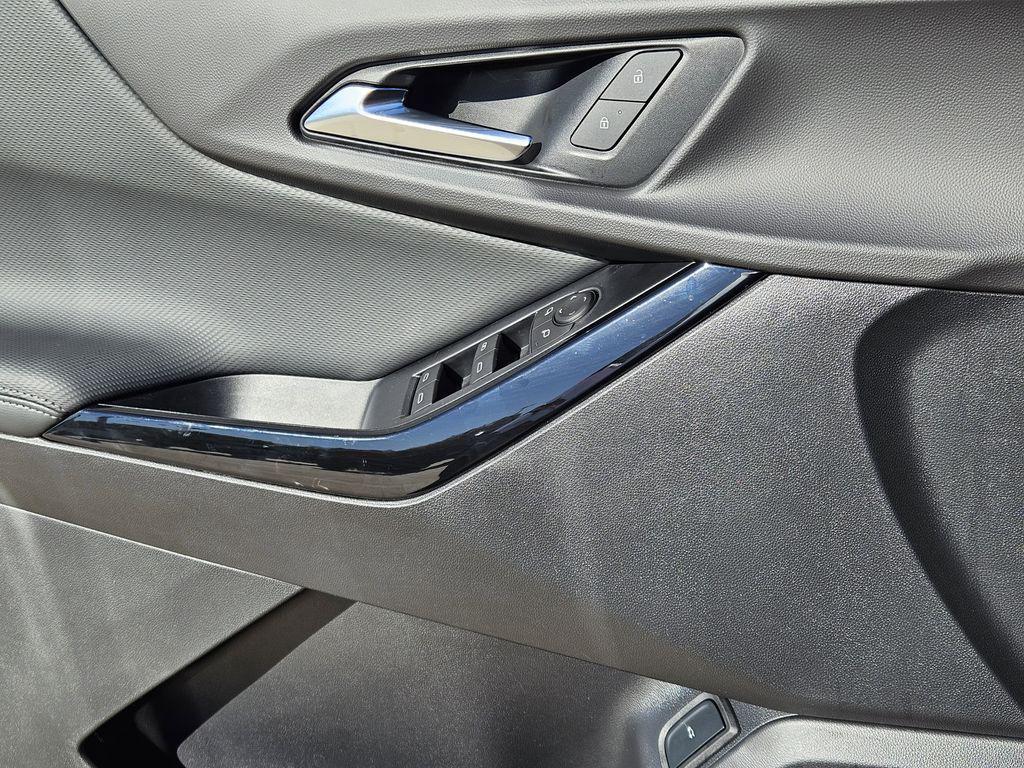 new 2026 Chevrolet Equinox car, priced at $32,348