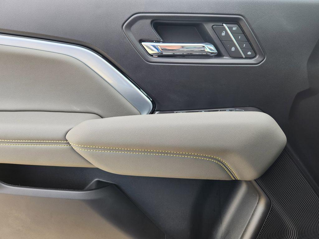 new 2026 Chevrolet Colorado car, priced at $53,370