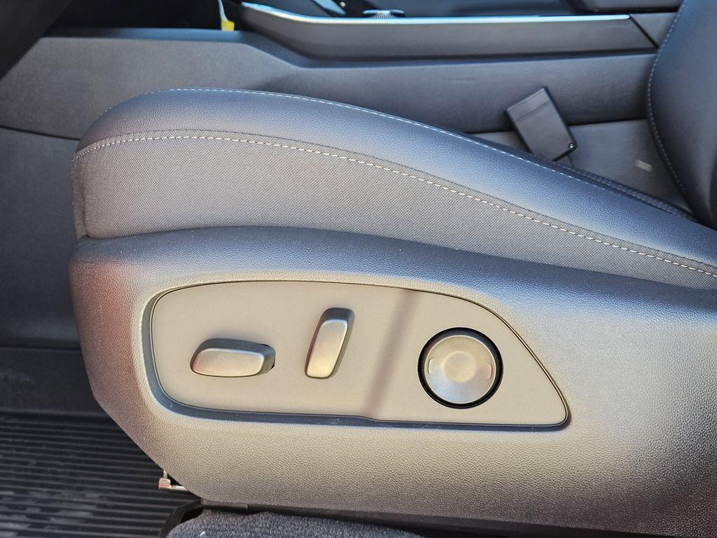 new 2026 Chevrolet Equinox car, priced at $33,418