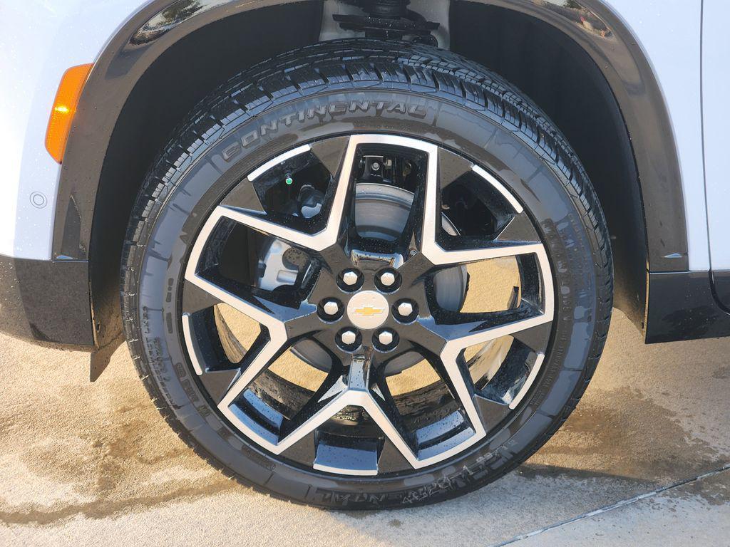 new 2026 Chevrolet Traverse car, priced at $57,685