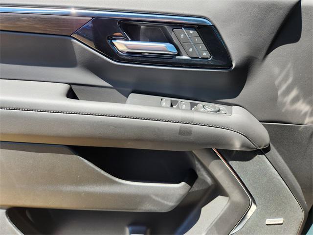 new 2025 Chevrolet Suburban car, priced at $78,180