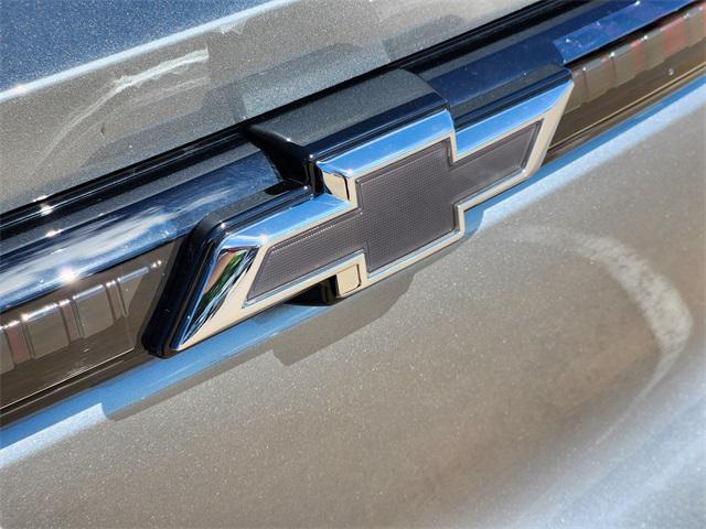 new 2025 Chevrolet Equinox EV car, priced at $39,077