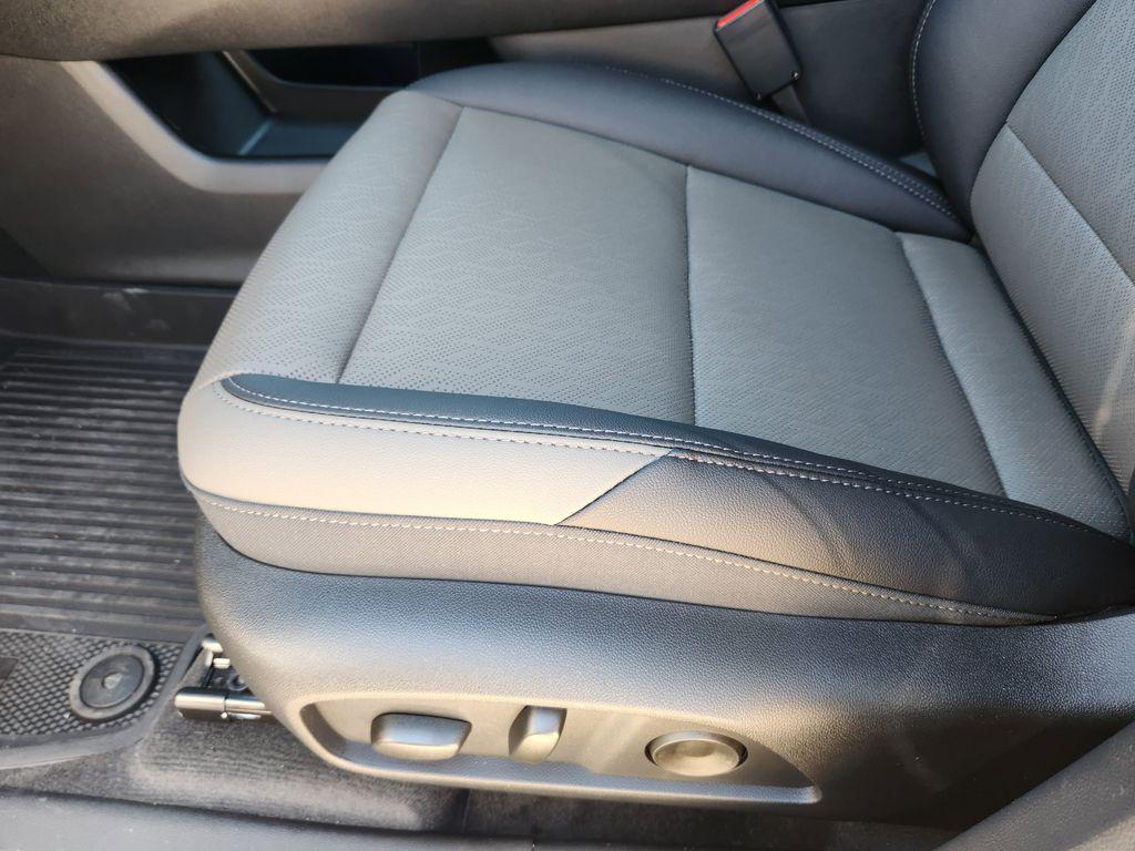 new 2026 Chevrolet Equinox car, priced at $34,010