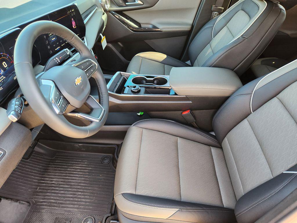 new 2026 Chevrolet Equinox car, priced at $34,010