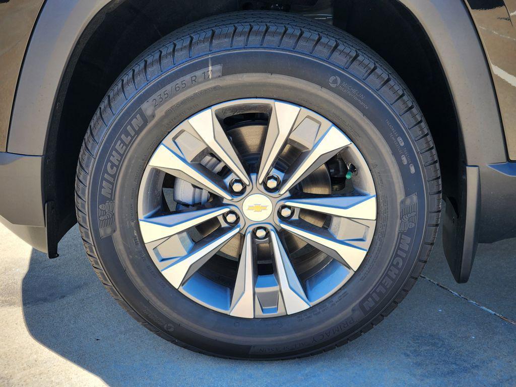 new 2026 Chevrolet Equinox car, priced at $34,010