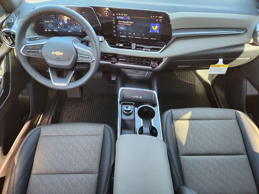 new 2026 Chevrolet Equinox car, priced at $34,010
