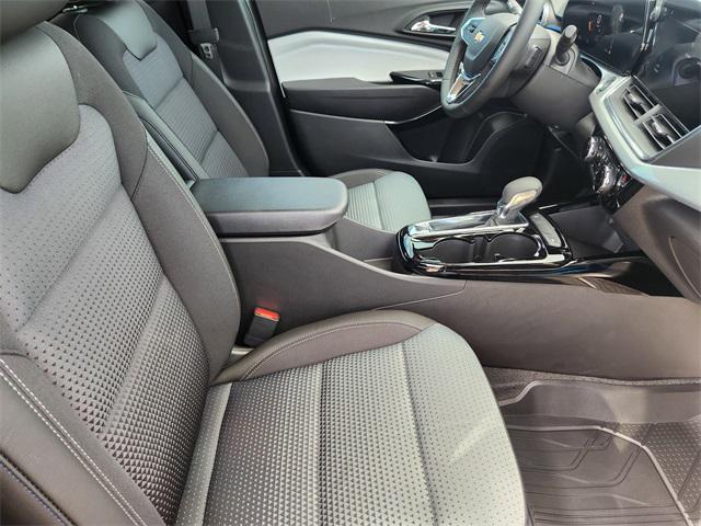 new 2025 Chevrolet Trax car, priced at $25,622