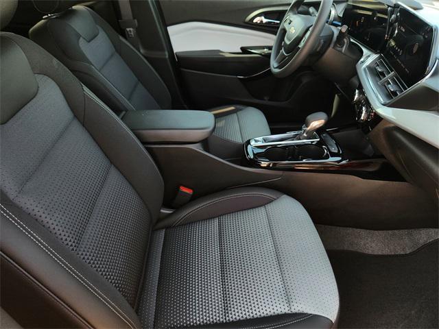 new 2025 Chevrolet Trax car, priced at $23,652