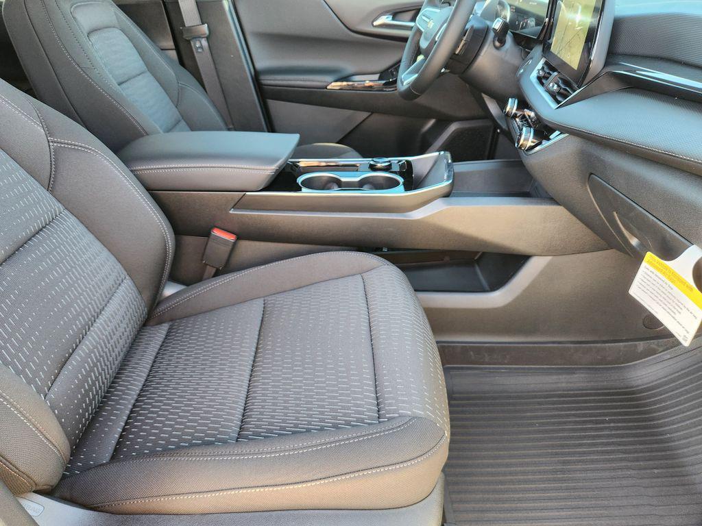 new 2026 Chevrolet Equinox car, priced at $28,990