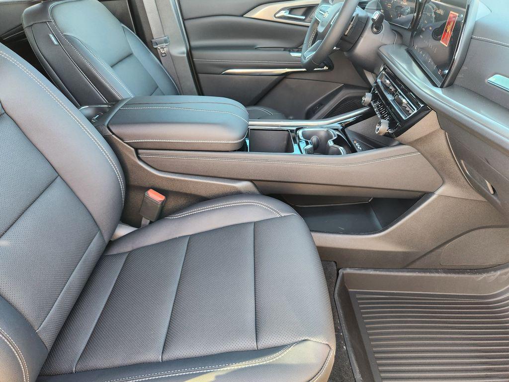 new 2026 Chevrolet Traverse car, priced at $45,638