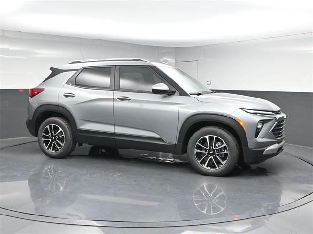 new 2025 Chevrolet TrailBlazer car, priced at $28,294