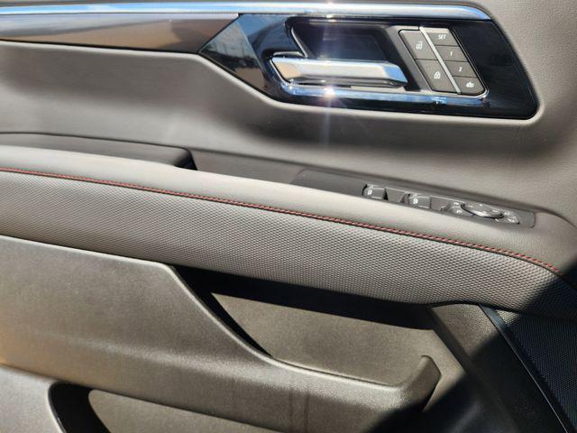 new 2025 Chevrolet Suburban car, priced at $78,550