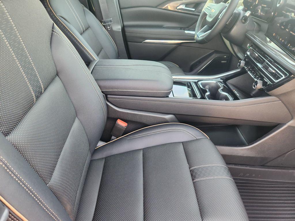 new 2026 Chevrolet Traverse car, priced at $60,213