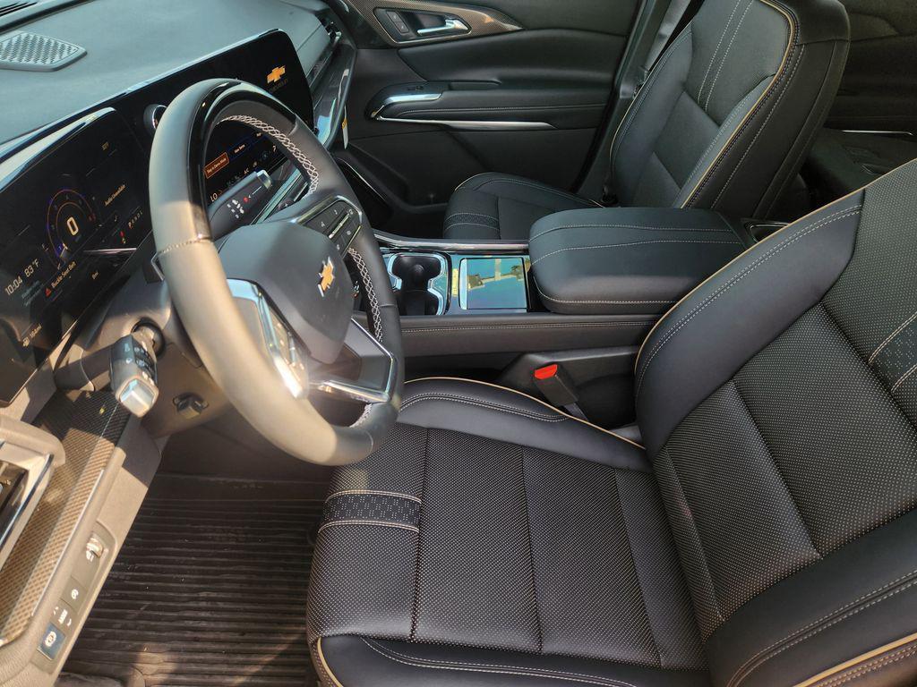 new 2026 Chevrolet Traverse car, priced at $60,213