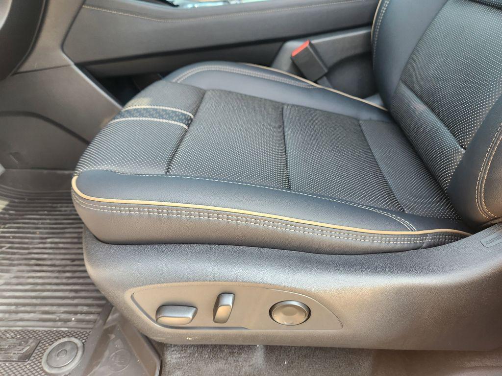 new 2026 Chevrolet Traverse car, priced at $60,213