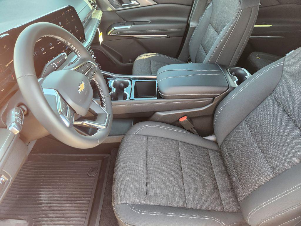 new 2026 Chevrolet Traverse car, priced at $46,633